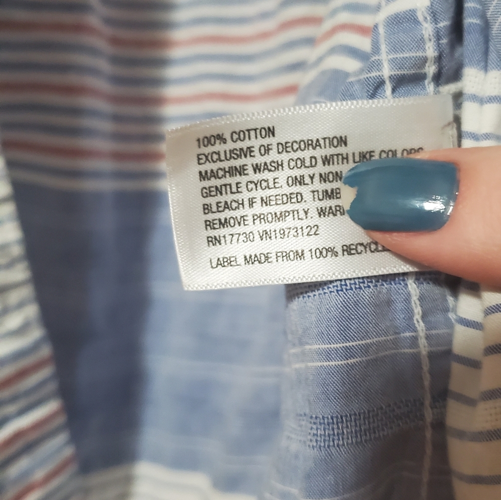 😎 Striped/Patterned Button Down -Universal Thread - Picture 2 of 6